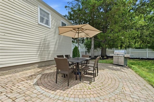 94 Ellensue Drive, Deer Park, NY 11729