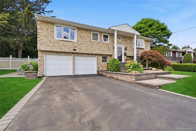94 Ellensue Drive, Deer Park, NY 11729