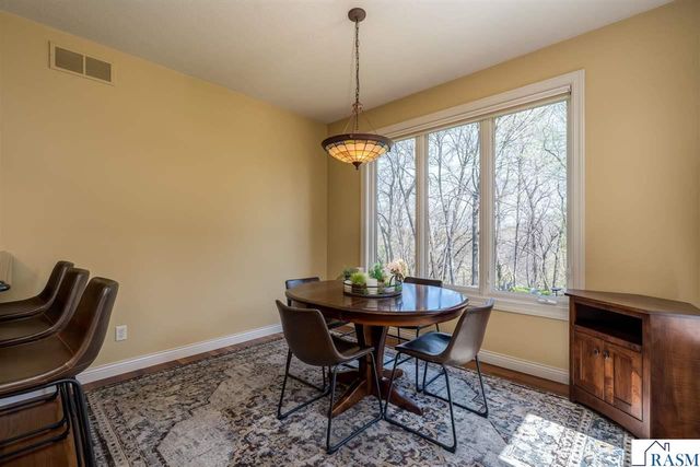 233 Woodhill Court, Mankato, MN 56001