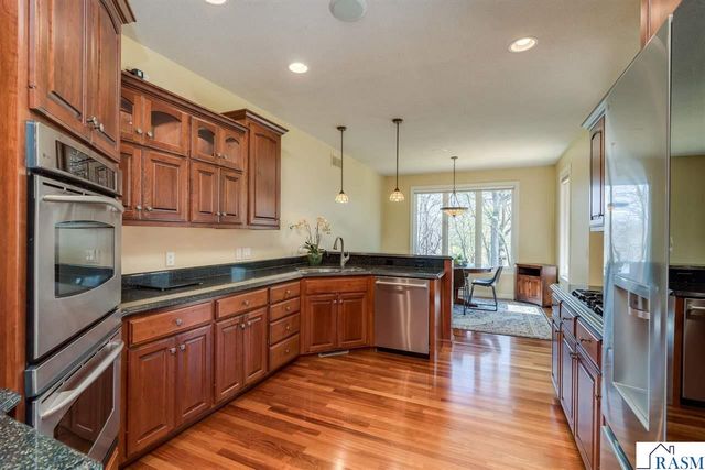 233 Woodhill Court, Mankato, MN 56001