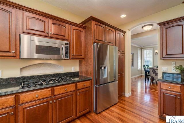 233 Woodhill Court, Mankato, MN 56001