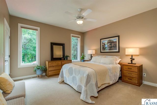 233 Woodhill Court, Mankato, MN 56001