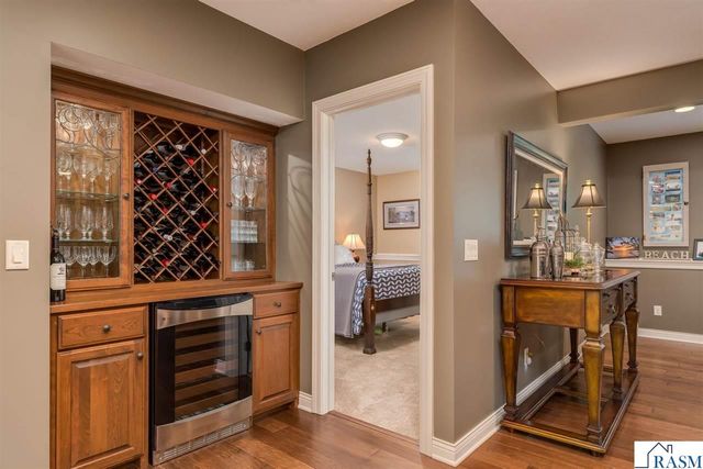 233 Woodhill Court, Mankato, MN 56001
