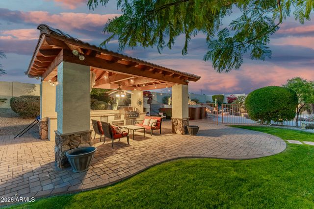 6042 W RUNNING DEER Trail, Phoenix, AZ 85083