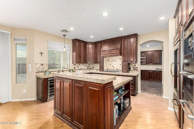 6042 W RUNNING DEER Trail, Phoenix, AZ 85083