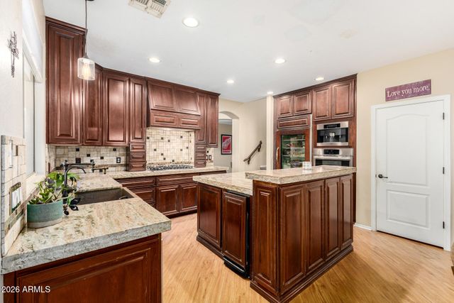 6042 W RUNNING DEER Trail, Phoenix, AZ 85083