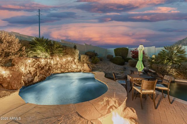 6042 W RUNNING DEER Trail, Phoenix, AZ 85083