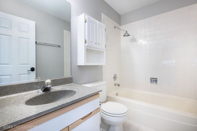 2342 Hamilton Place, Schaumburg, IL 60194