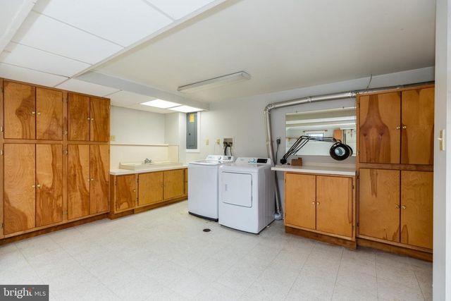 2127 BARR RD, Wilmington, DE 19808