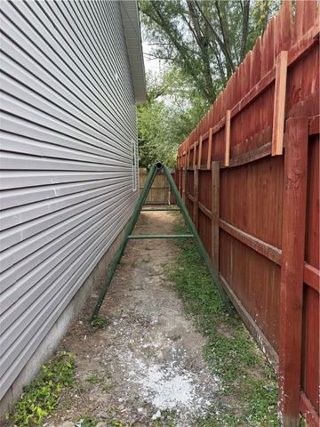 703 W Oak, Rogers, AR 72756