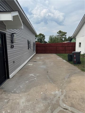 703 W Oak, Rogers, AR 72756