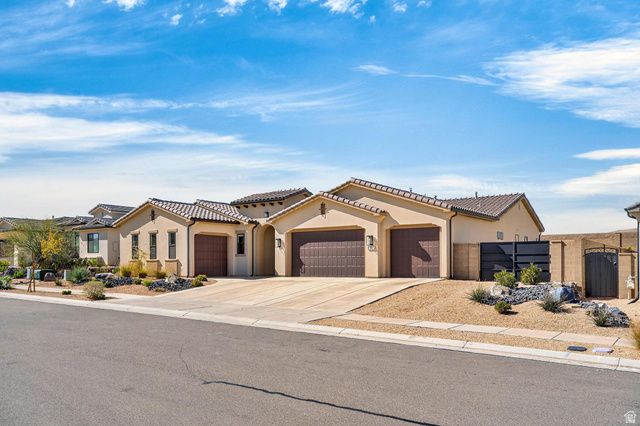 111 N BLACK AVE, Washington, UT 84780