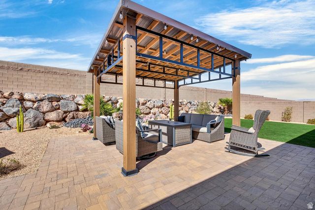 111 N BLACK AVE, Washington, UT 84780