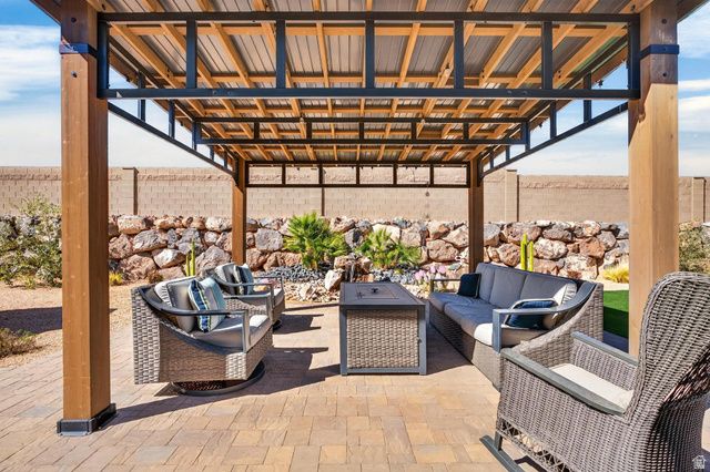 111 N BLACK AVE, Washington, UT 84780