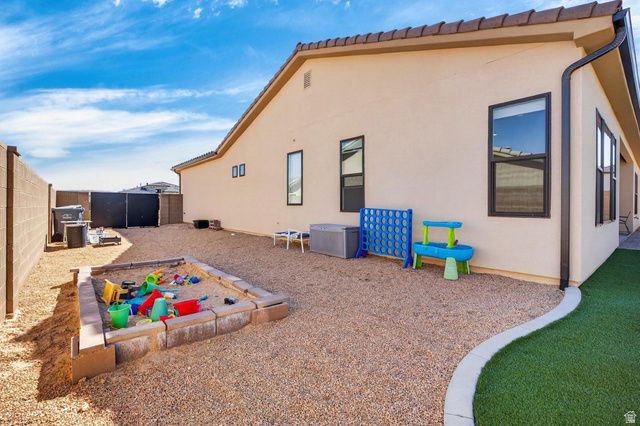 111 N BLACK AVE, Washington, UT 84780