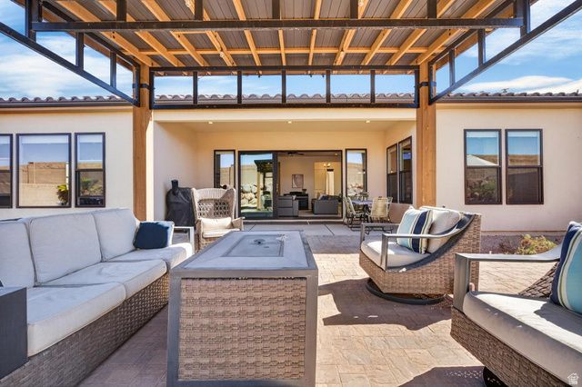 111 N BLACK AVE, Washington, UT 84780