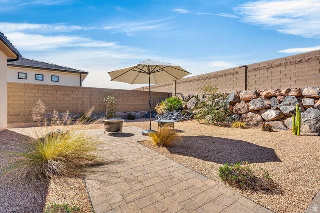 111 N BLACK AVE, Washington, UT 84780