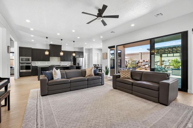 111 N BLACK AVE, Washington, UT 84780