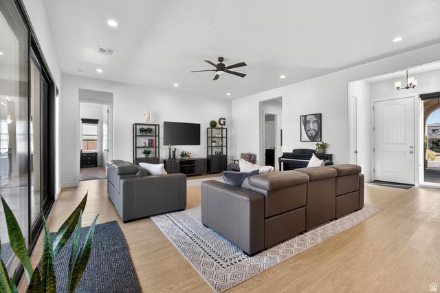 111 N BLACK AVE, Washington, UT 84780