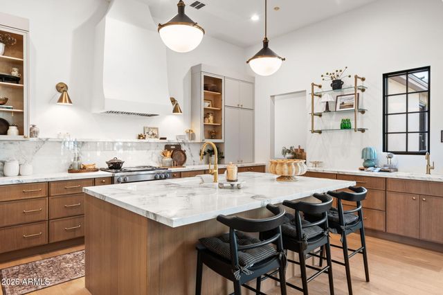 3802 E CAMPBELL Avenue, Phoenix, AZ 85018