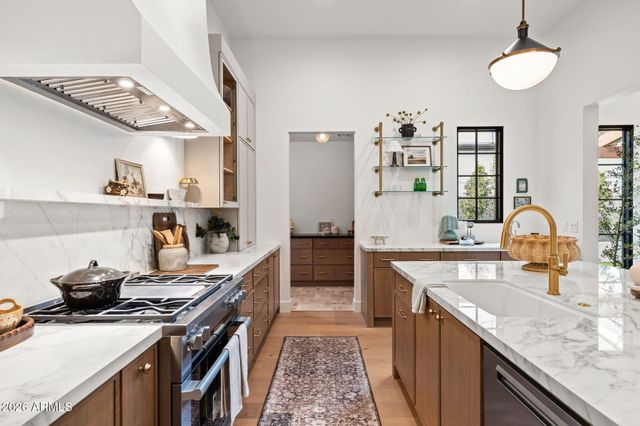 3802 E CAMPBELL Avenue, Phoenix, AZ 85018