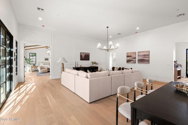 3802 E CAMPBELL Avenue, Phoenix, AZ 85018