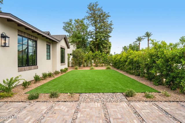 3802 E CAMPBELL Avenue, Phoenix, AZ 85018