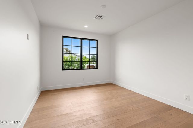 3802 E CAMPBELL Avenue, Phoenix, AZ 85018
