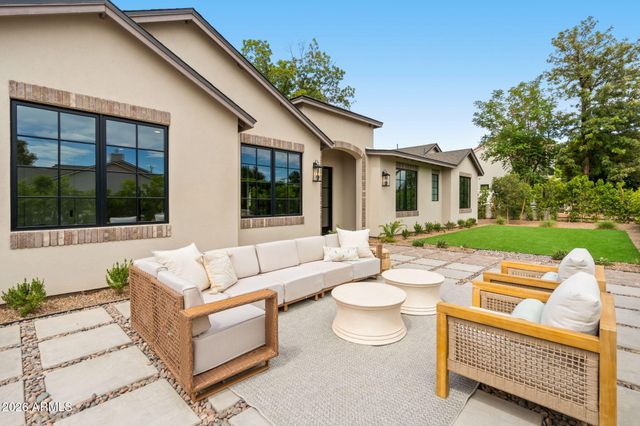 3802 E CAMPBELL Avenue, Phoenix, AZ 85018