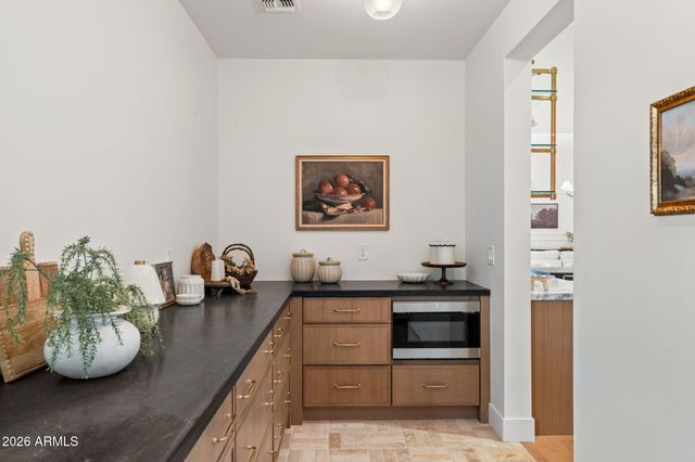 3802 E CAMPBELL Avenue, Phoenix, AZ 85018