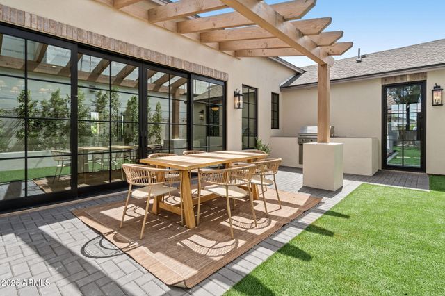 3802 E CAMPBELL Avenue, Phoenix, AZ 85018