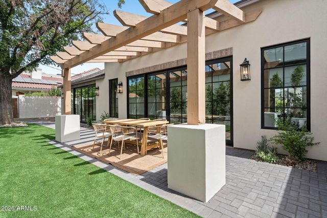3802 E CAMPBELL Avenue, Phoenix, AZ 85018