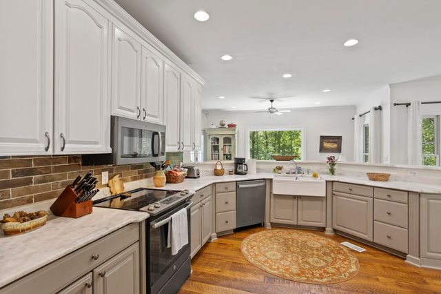 2222 Landrum Mill Road, Campobello, SC 29322