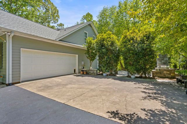 2222 Landrum Mill Road, Campobello, SC 29322
