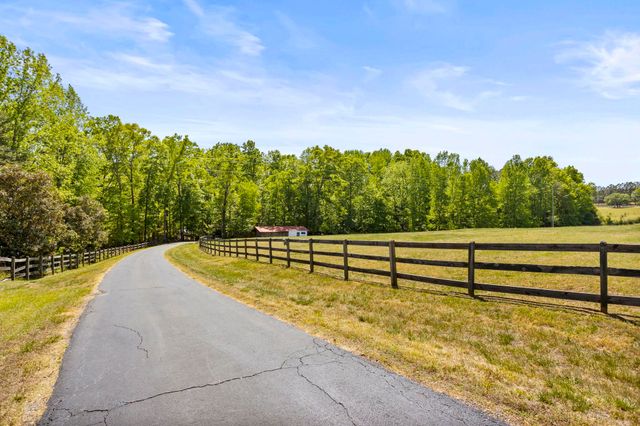 2222 Landrum Mill Road, Campobello, SC 29322