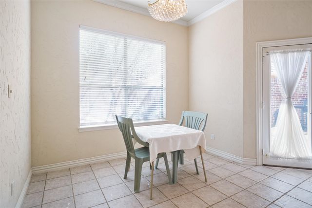 756 Trails End Circle, Hurst, TX 76054