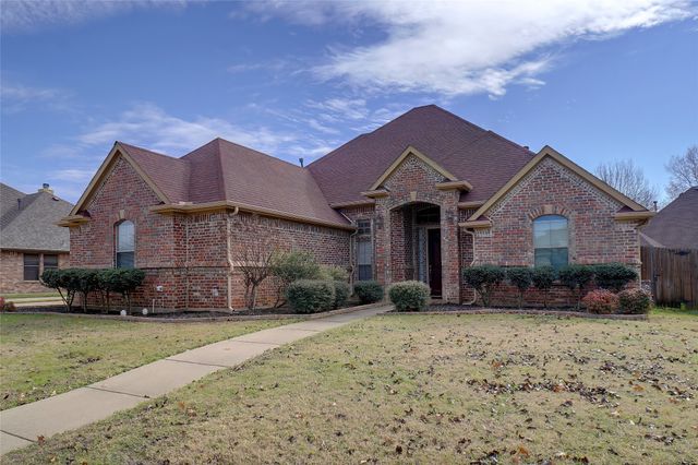 756 Trails End Circle, Hurst, TX 76054
