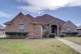 756 Trails End Circle, Hurst, TX 76054