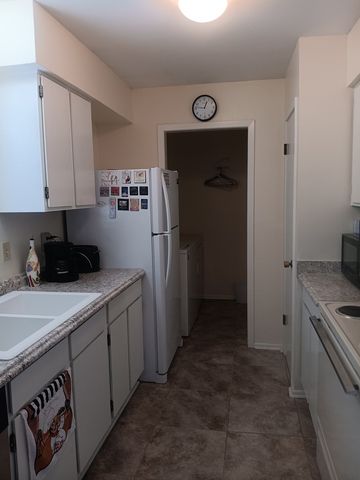 1965 West Lane, Kerrville, TX 78028