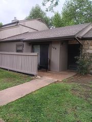 1965 West Lane, Kerrville, TX 78028