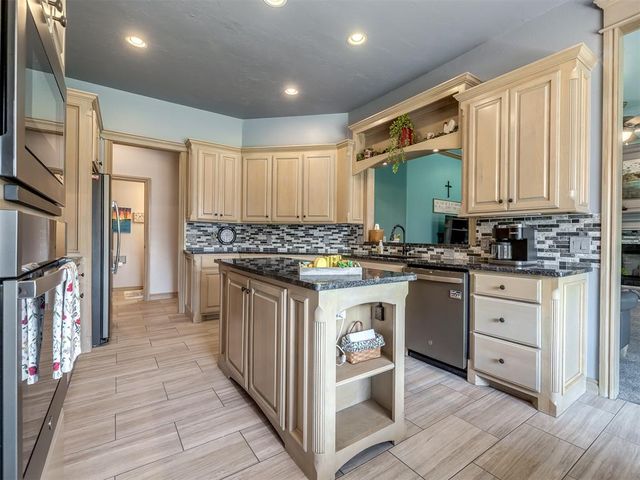 4612 NW 160th Terrace, Edmond, OK 73013