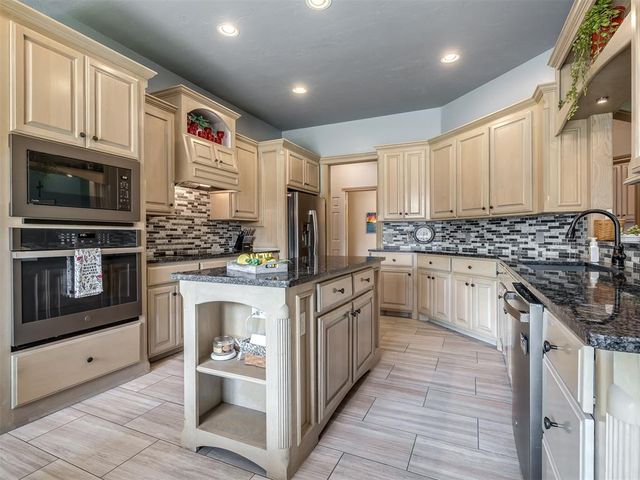 4612 NW 160th Terrace, Edmond, OK 73013