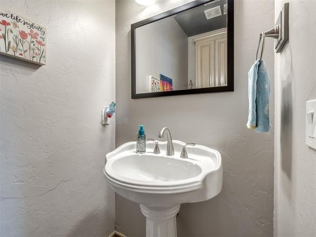 4612 NW 160th Terrace, Edmond, OK 73013