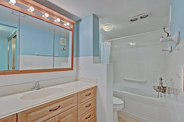 11811 Avenue Of The Pga 2-1h, Palm Beach Gardens, FL 33418