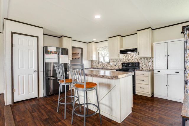 1886 County Road 212, Angleton, TX 77515