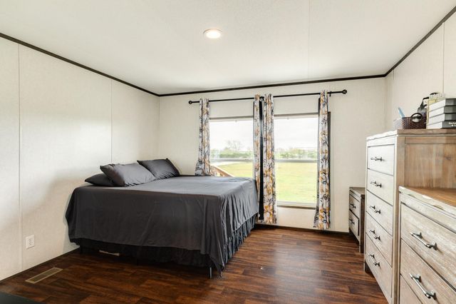 1886 County Road 212, Angleton, TX 77515