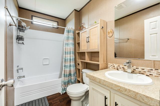 1886 County Road 212, Angleton, TX 77515