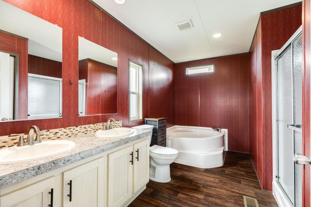 1886 County Road 212, Angleton, TX 77515