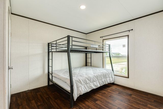 1886 County Road 212, Angleton, TX 77515