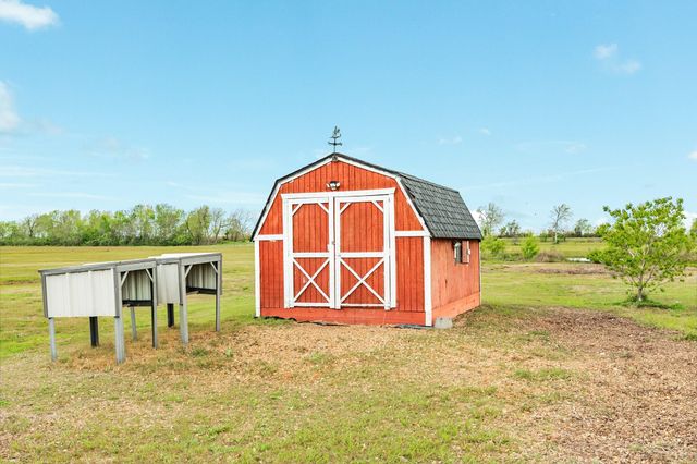 1886 County Road 212, Angleton, TX 77515